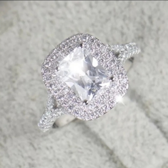 Diamond Engagement Ring. S7 - Picture 6 of 7